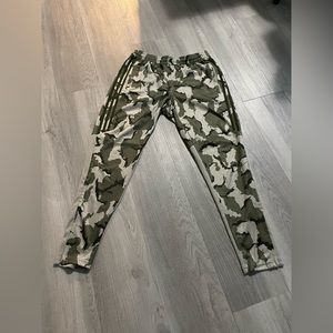 Adidas Camo Track Sz. M